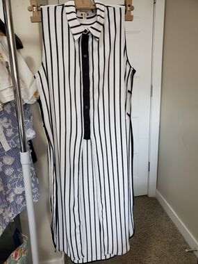 Sleeveless Black & White Striped Shirt Dress - Classic Chic Medium